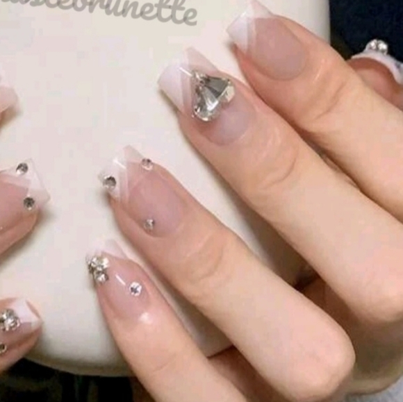 Rhinestone Heart French Manicure Press On Nails - Picture 6 of 16